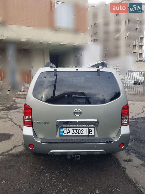 Внедорожник / Кроссовер Nissan Pathfinder 2011 в Черкассах