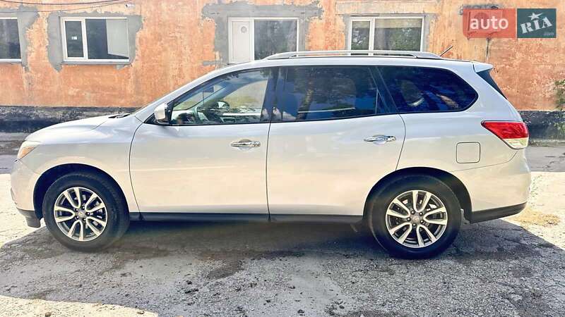 Позашляховик / Кросовер Nissan Pathfinder 2016 в Києві