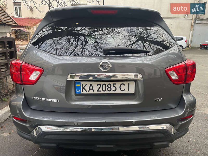 Внедорожник / Кроссовер Nissan Pathfinder 2016 в Киеве