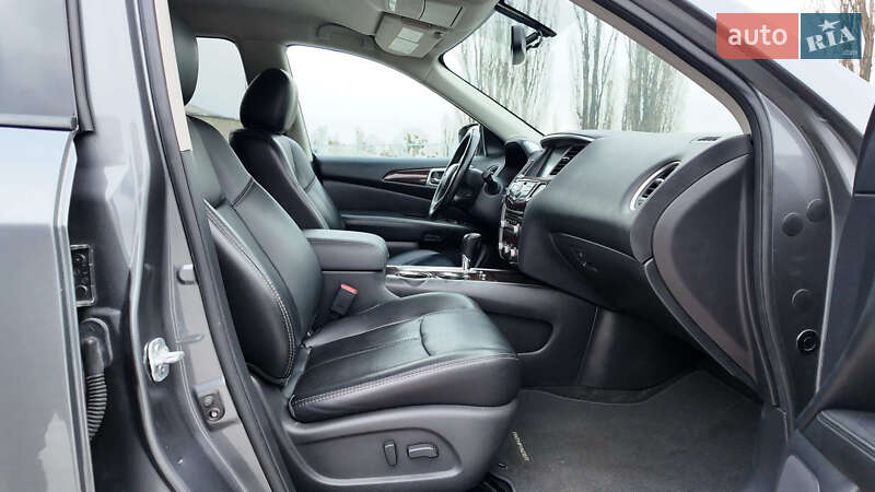 Внедорожник / Кроссовер Nissan Pathfinder 2016 в Киеве