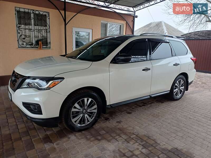 Позашляховик / Кросовер Nissan Pathfinder 2017 в Олександрії фото 14 Позашляховик / Кросовер Nissan Pathfinder 2017 в Олександрії