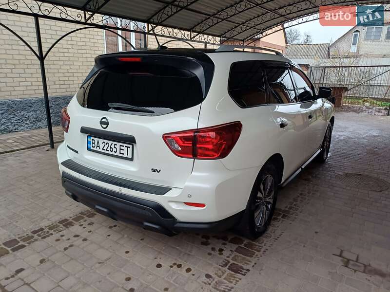 Позашляховик / Кросовер Nissan Pathfinder 2017 в Олександрії фото 21 Позашляховик / Кросовер Nissan Pathfinder 2017 в Олександрії
