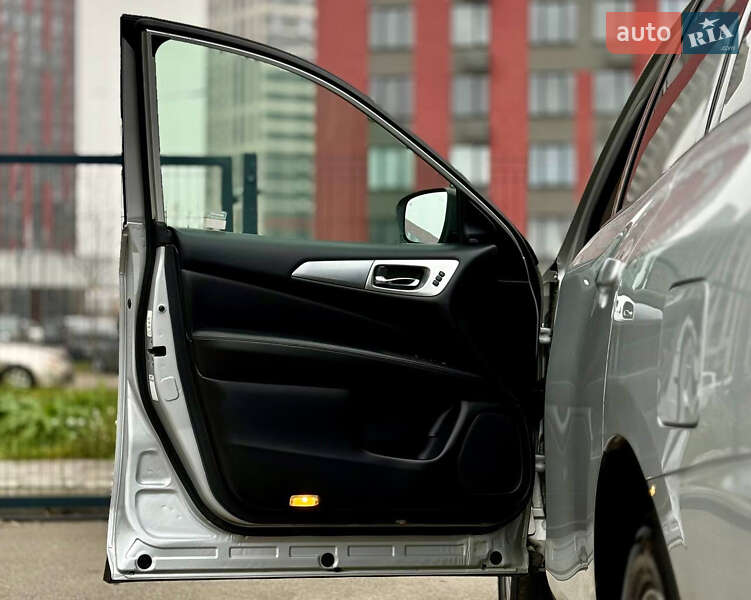 Внедорожник / Кроссовер Nissan Pathfinder 2019 в Киеве фото 17 Внедорожник / Кроссовер Nissan Pathfinder 2019 в Киеве