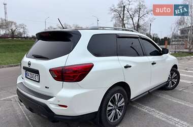 Позашляховик / Кросовер Nissan Pathfinder 2017 в Олександрії