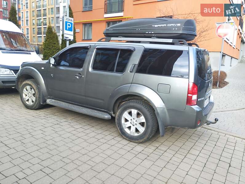 Nissan Pathfinder 2005