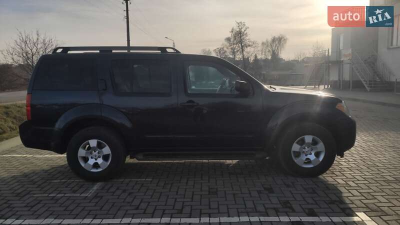 Позашляховик / Кросовер Nissan Pathfinder 2008 в Дубні