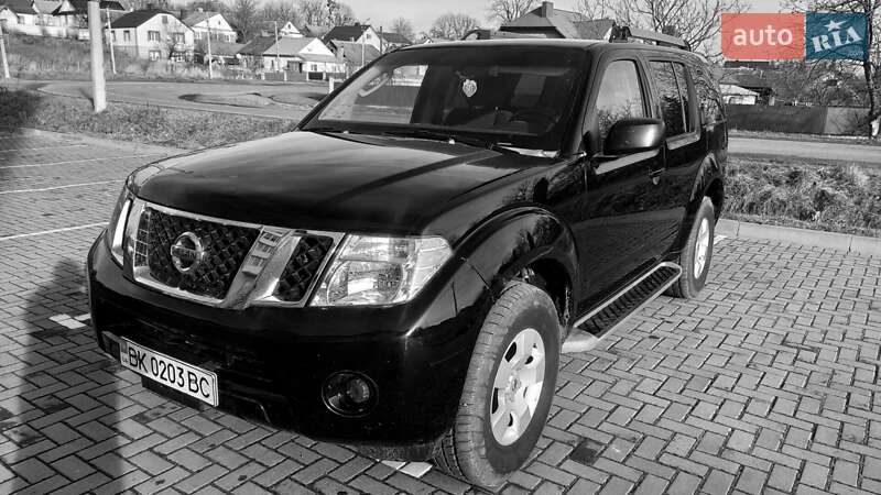 Позашляховик / Кросовер Nissan Pathfinder 2008 в Дубні