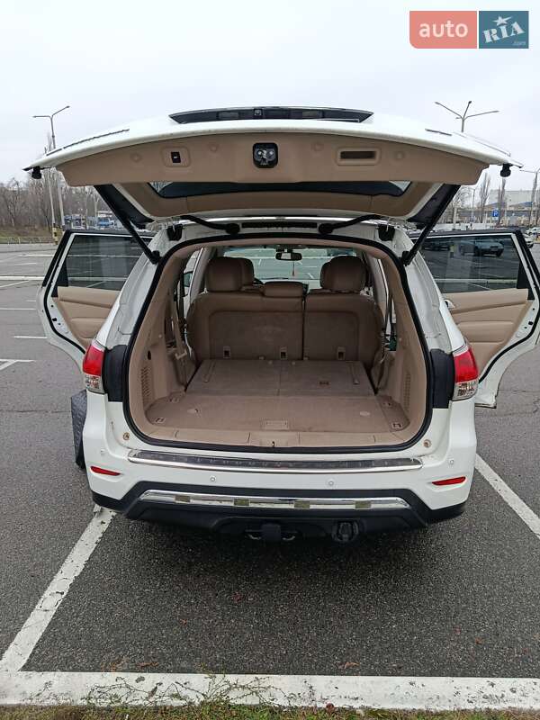 Позашляховик / Кросовер Nissan Pathfinder 2013 в Києві