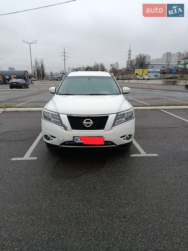 Позашляховик / Кросовер Nissan Pathfinder 2013 в Києві