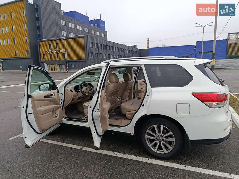 Позашляховик / Кросовер Nissan Pathfinder 2013 в Києві
