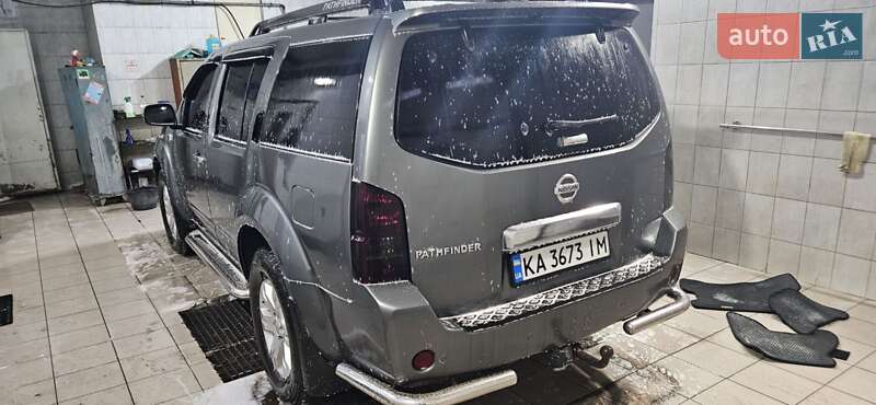 Внедорожник / Кроссовер Nissan Pathfinder 2006 в Киеве