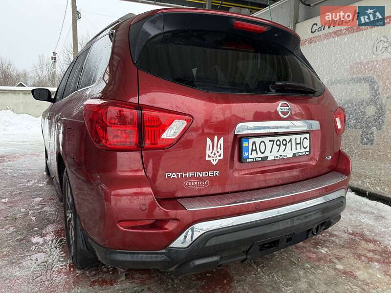 Внедорожник / Кроссовер Nissan Pathfinder 2016 в Ужгороде фото 16 Внедорожник / Кроссовер Nissan Pathfinder 2016 в Ужгороде