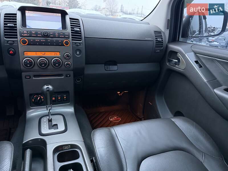 Внедорожник / Кроссовер Nissan Pathfinder 2007 в Харькове