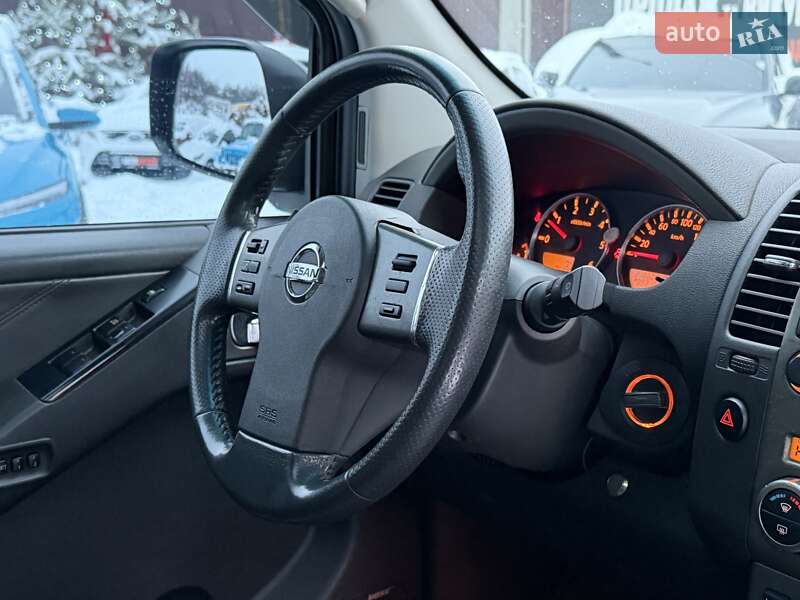 Внедорожник / Кроссовер Nissan Pathfinder 2007 в Харькове