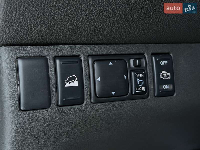 Внедорожник / Кроссовер Nissan Pathfinder 2007 в Харькове