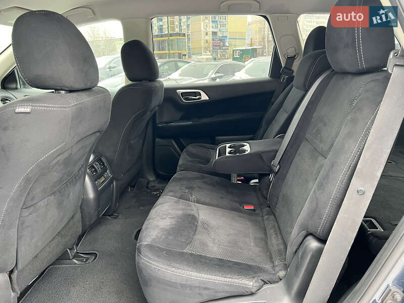 Внедорожник / Кроссовер Nissan Pathfinder 2016 в Киеве