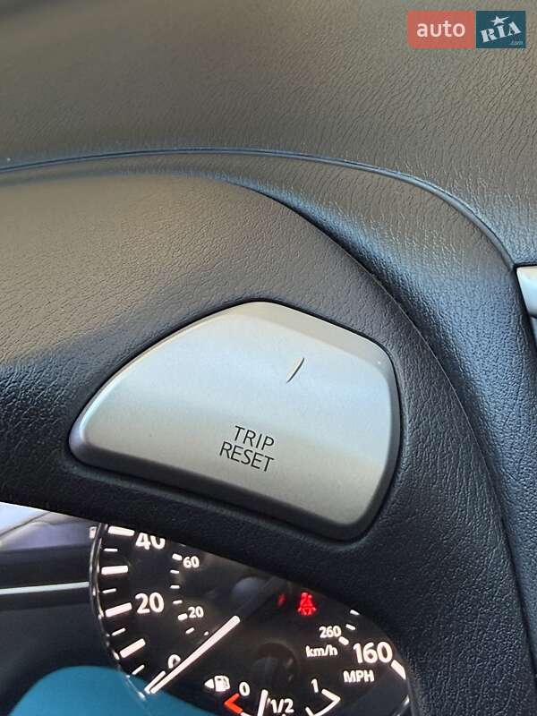 Внедорожник / Кроссовер Nissan Pathfinder 2017 в Сумах