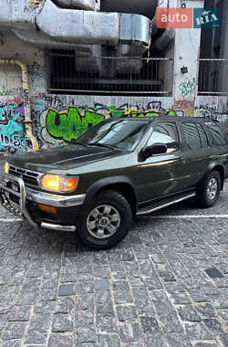 Позашляховик / Кросовер Nissan Pathfinder 1997 в Одесі