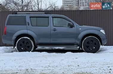 Позашляховик / Кросовер Nissan Pathfinder 2005 в Старому Самборі