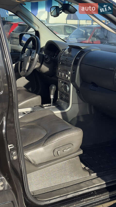 Внедорожник / Кроссовер Nissan Pathfinder 2007 в Белогородке
