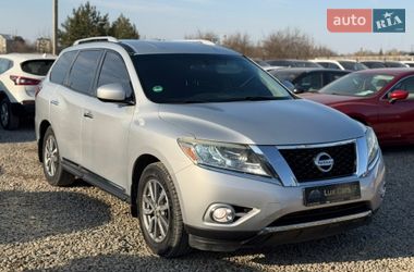Позашляховик / Кросовер Nissan Pathfinder 2015 в Івано-Франківську