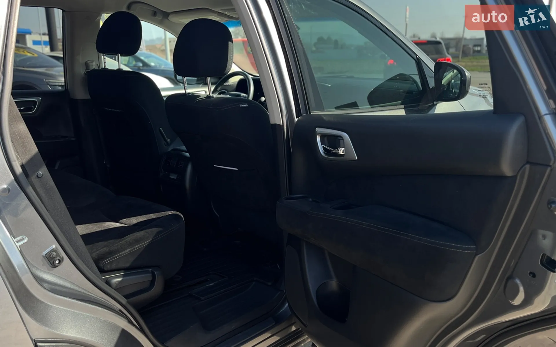 2016 Nissan Pathfinder - мініатюра 26