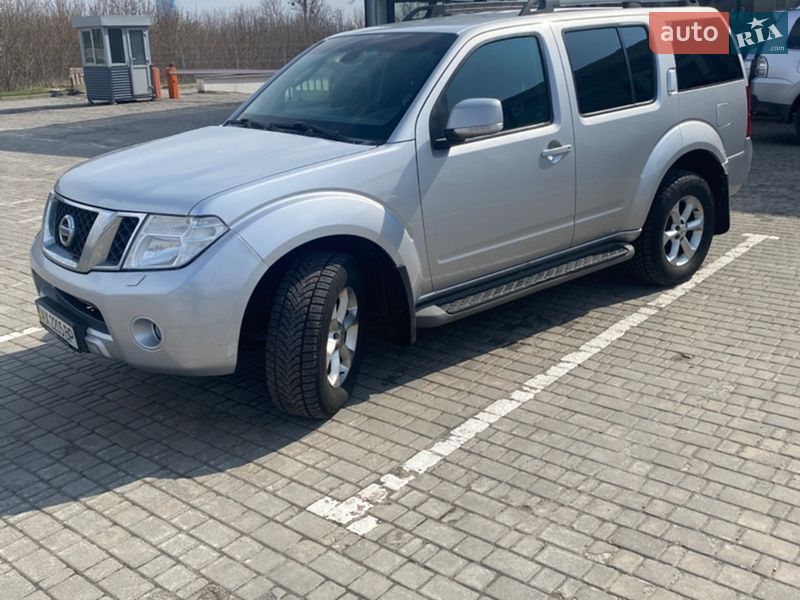 Позашляховик / Кросовер Nissan Pathfinder 2012 в Харкові