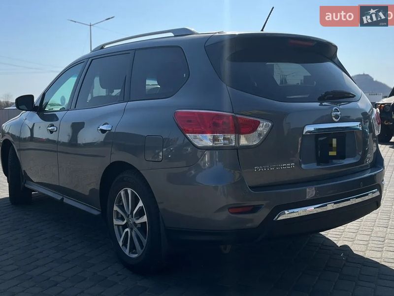 Внедорожник / Кроссовер Nissan Pathfinder 2016 в Ужгороде