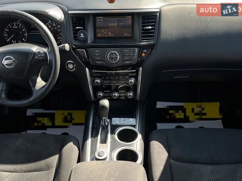 Внедорожник / Кроссовер Nissan Pathfinder 2016 в Ужгороде