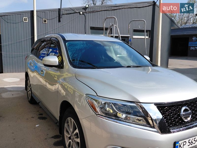 Позашляховик / Кросовер Nissan Pathfinder 2014 в Запоріжжі