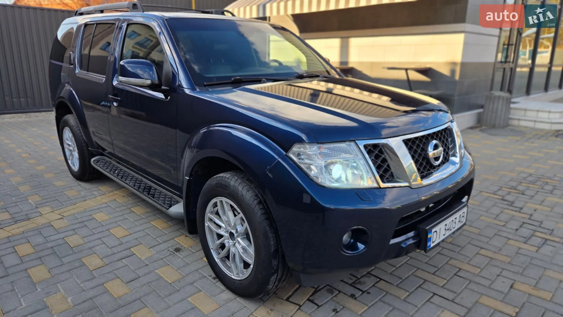 2011 Nissan Pathfinder - фото 1