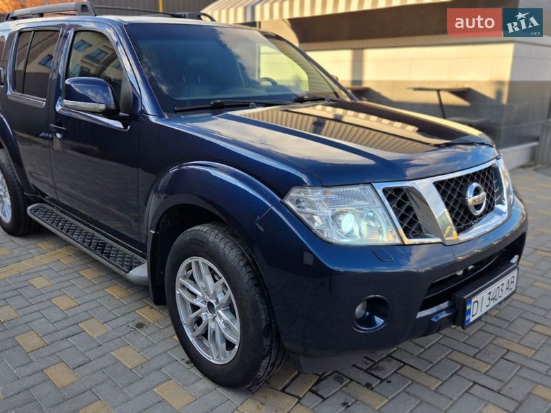 Nissan Pathfinder 2011