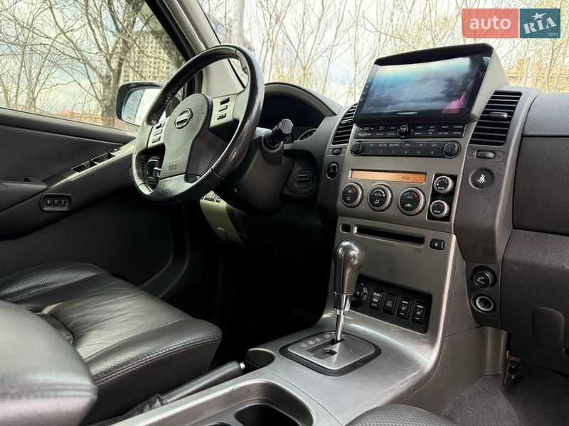 Внедорожник / Кроссовер Nissan Pathfinder 2006 в Днепре