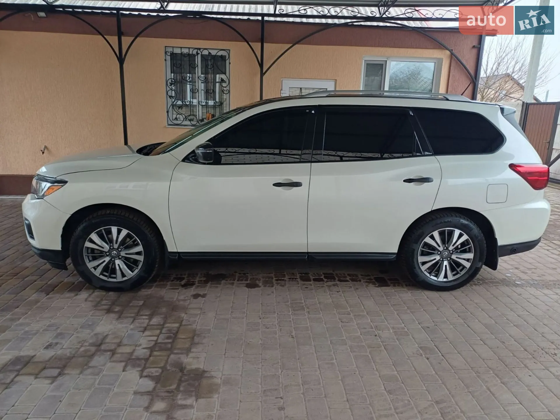 2017 Nissan Pathfinder - мініатюра 16