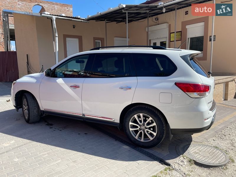 Внедорожник / Кроссовер Nissan Pathfinder 2016 в Тернополе фото 13 Внедорожник / Кроссовер Nissan Pathfinder 2016 в Тернополе