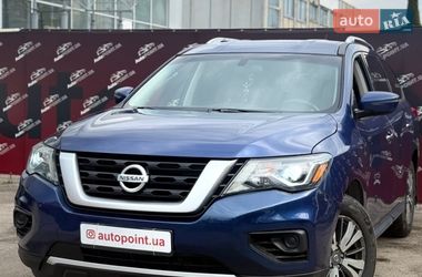 Позашляховик / Кросовер Nissan Pathfinder 2017 в Сумах