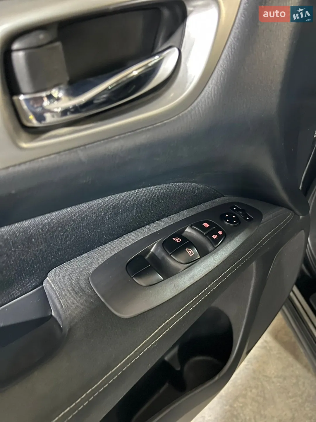 2017 Nissan Pathfinder - мініатюра 34