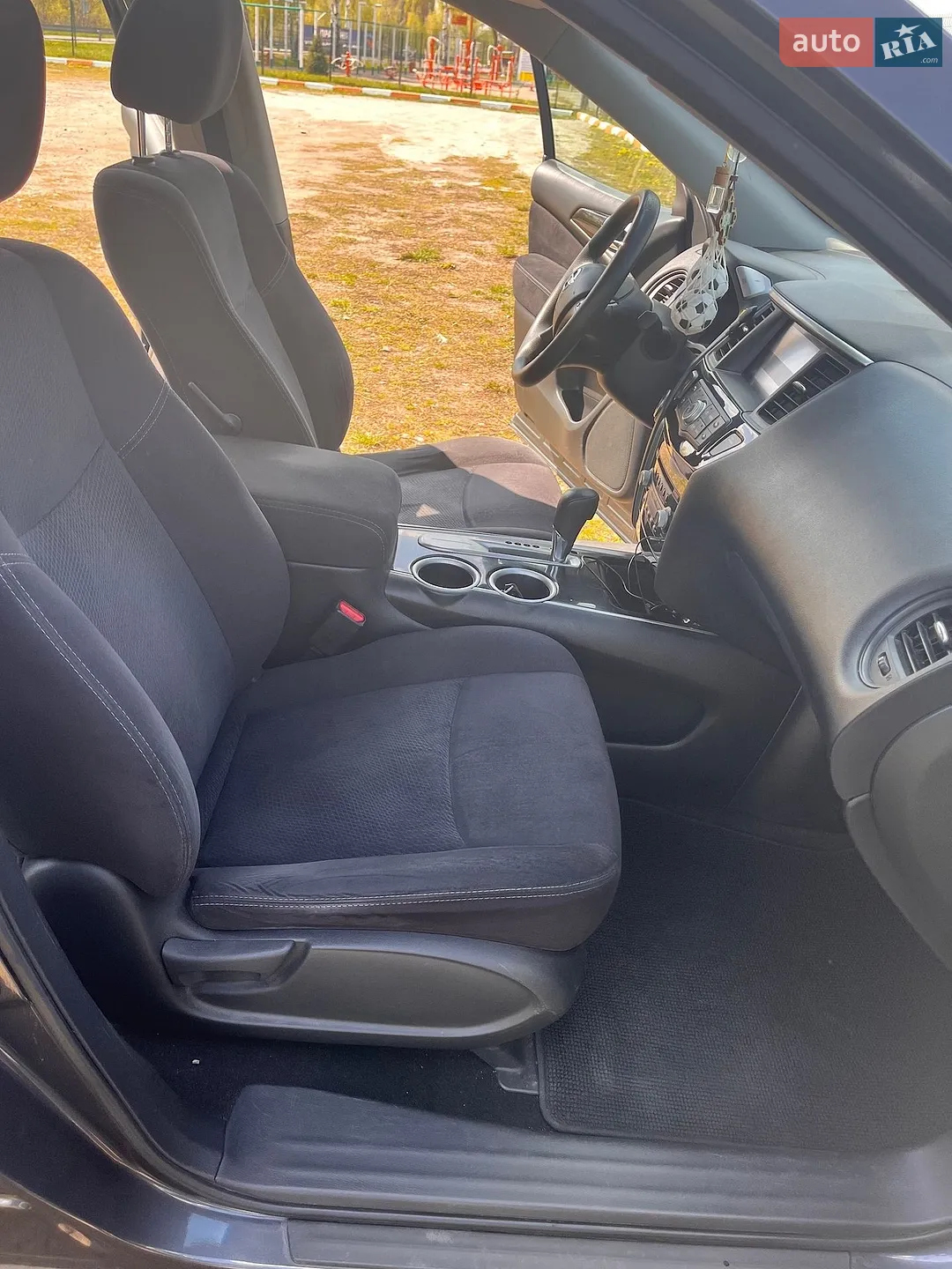 2012 Nissan Pathfinder - мініатюра 28