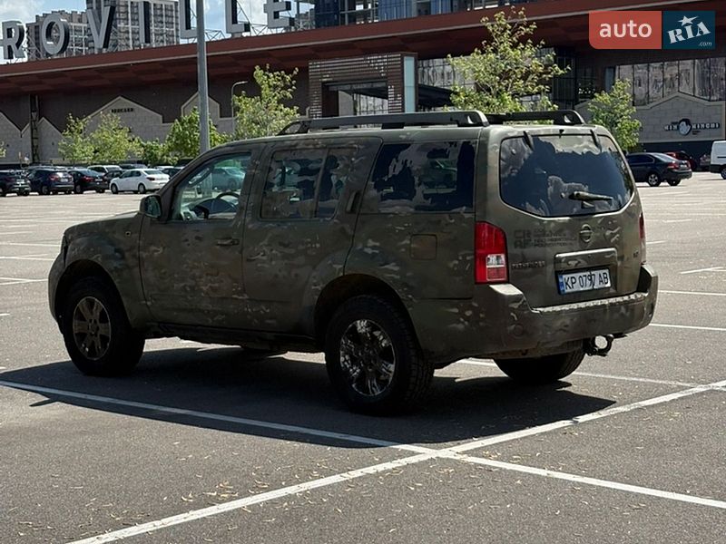 Внедорожник / Кроссовер Nissan Pathfinder 2005 в Киеве