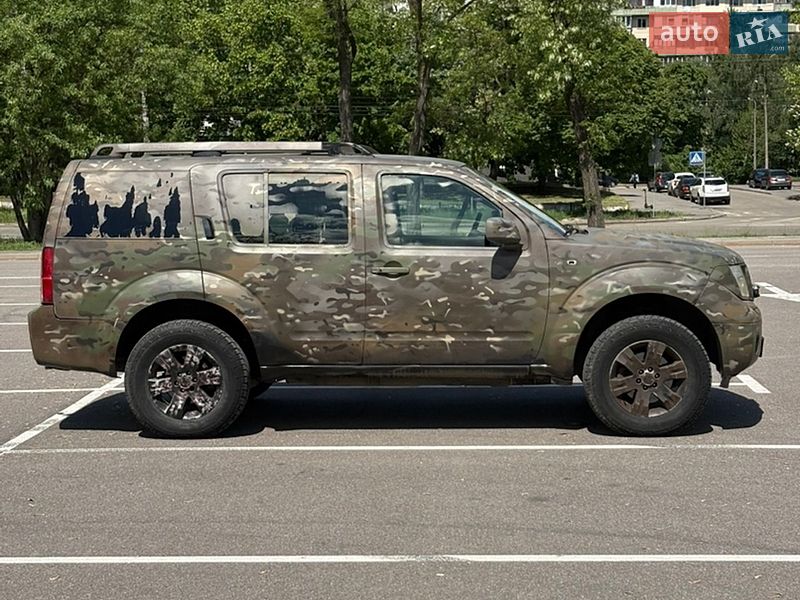 Внедорожник / Кроссовер Nissan Pathfinder 2005 в Киеве