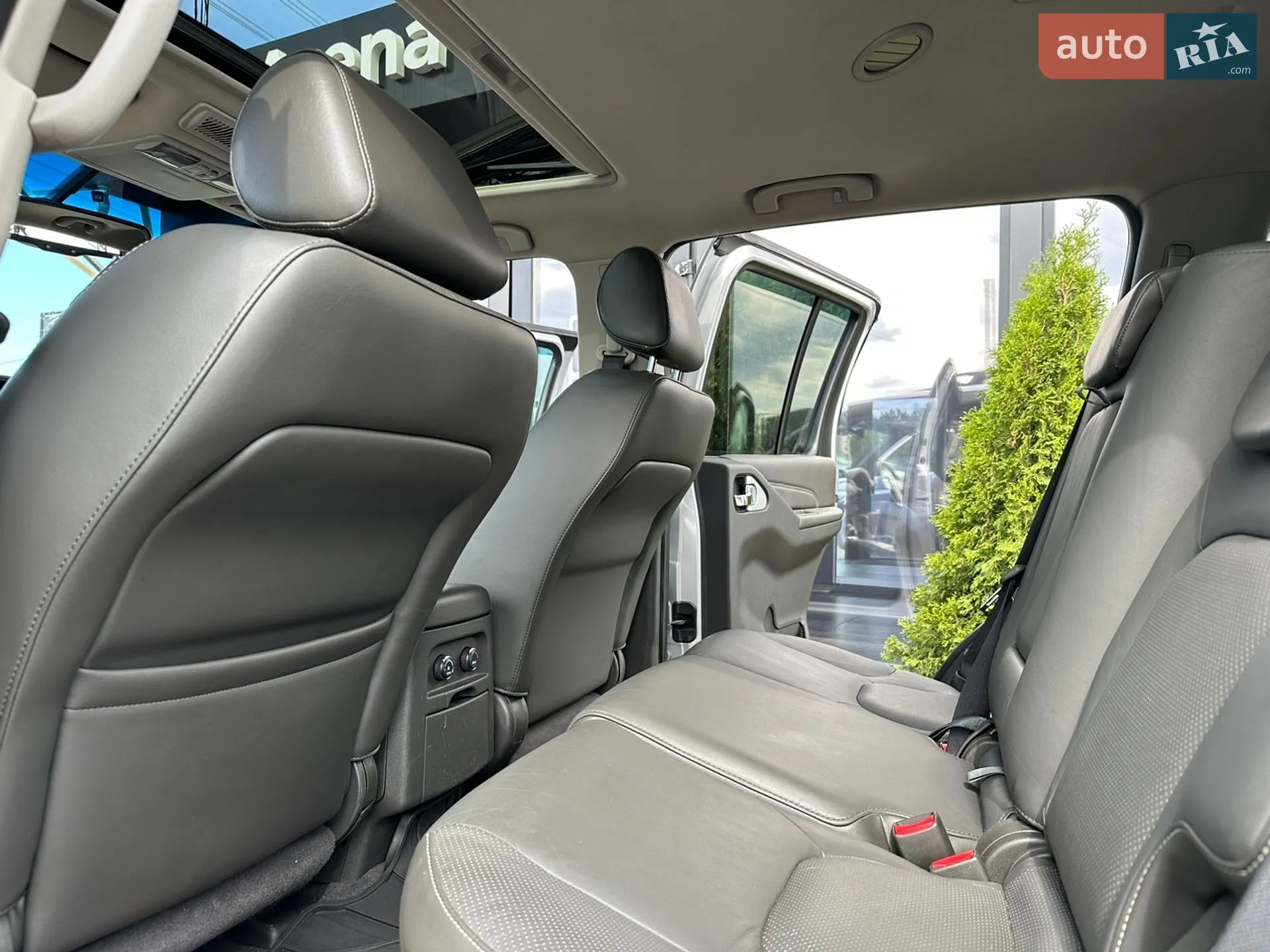 2014 Nissan Pathfinder - мініатюра 17