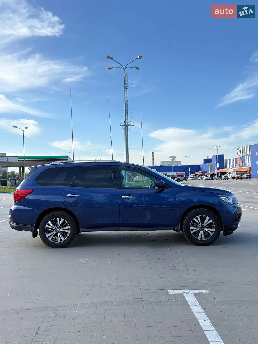 2017 Nissan Pathfinder - мініатюра 4