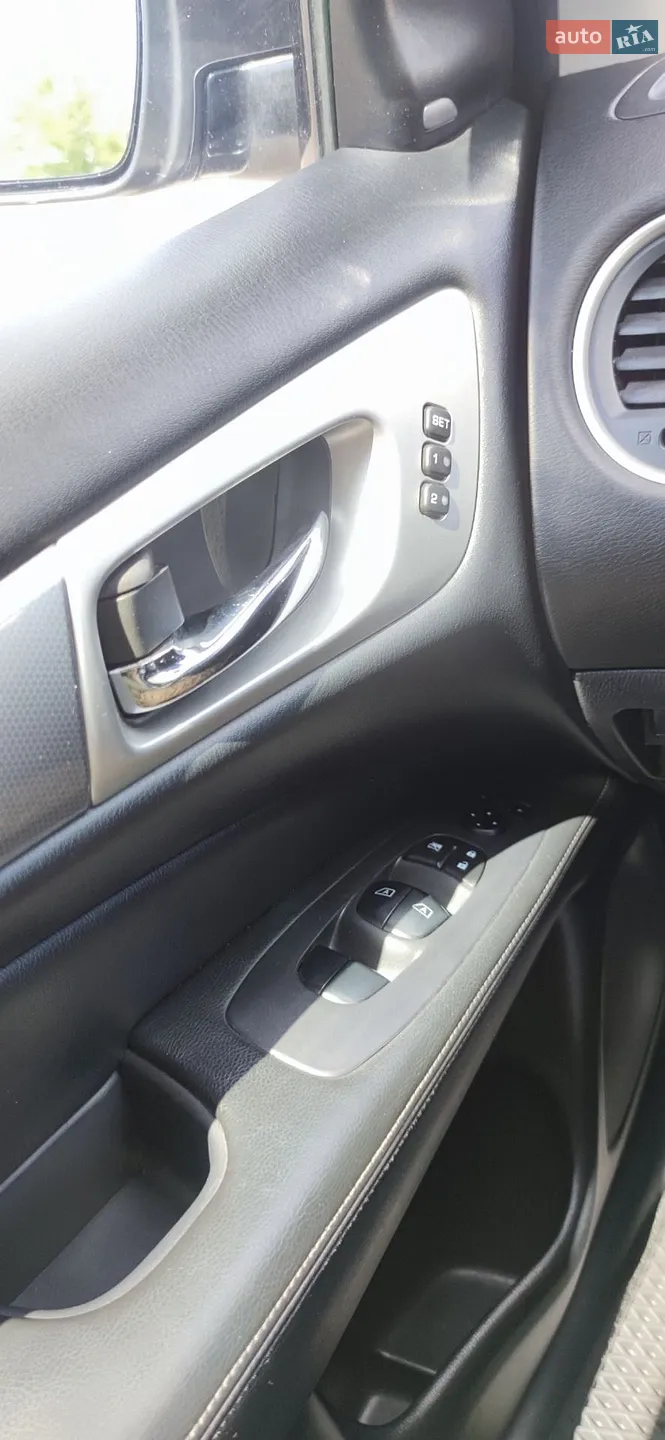 2019 Nissan Pathfinder - мініатюра 2