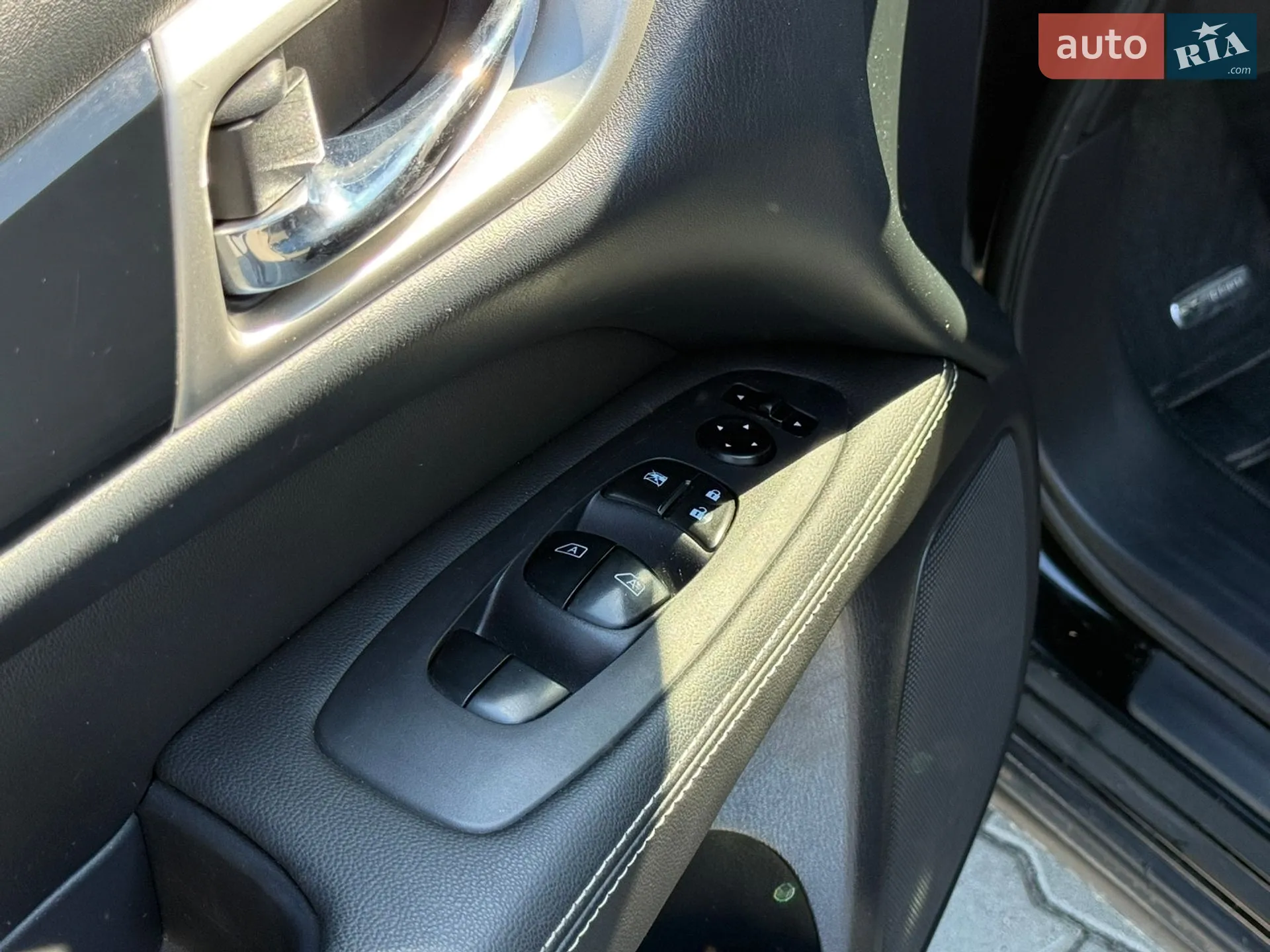 2014 Nissan Pathfinder - мініатюра 29