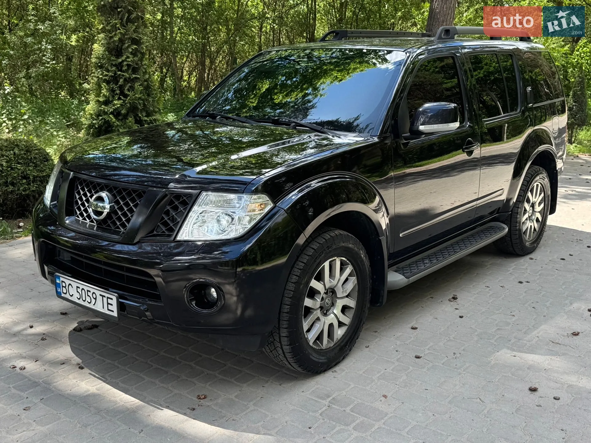 2011 Nissan Pathfinder - мініатюра 3