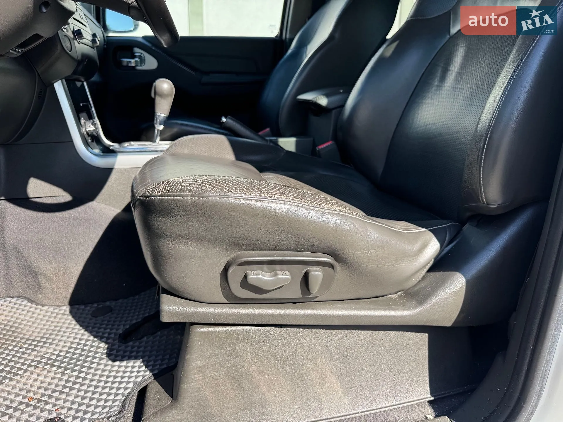 2011 Nissan Pathfinder - мініатюра 20