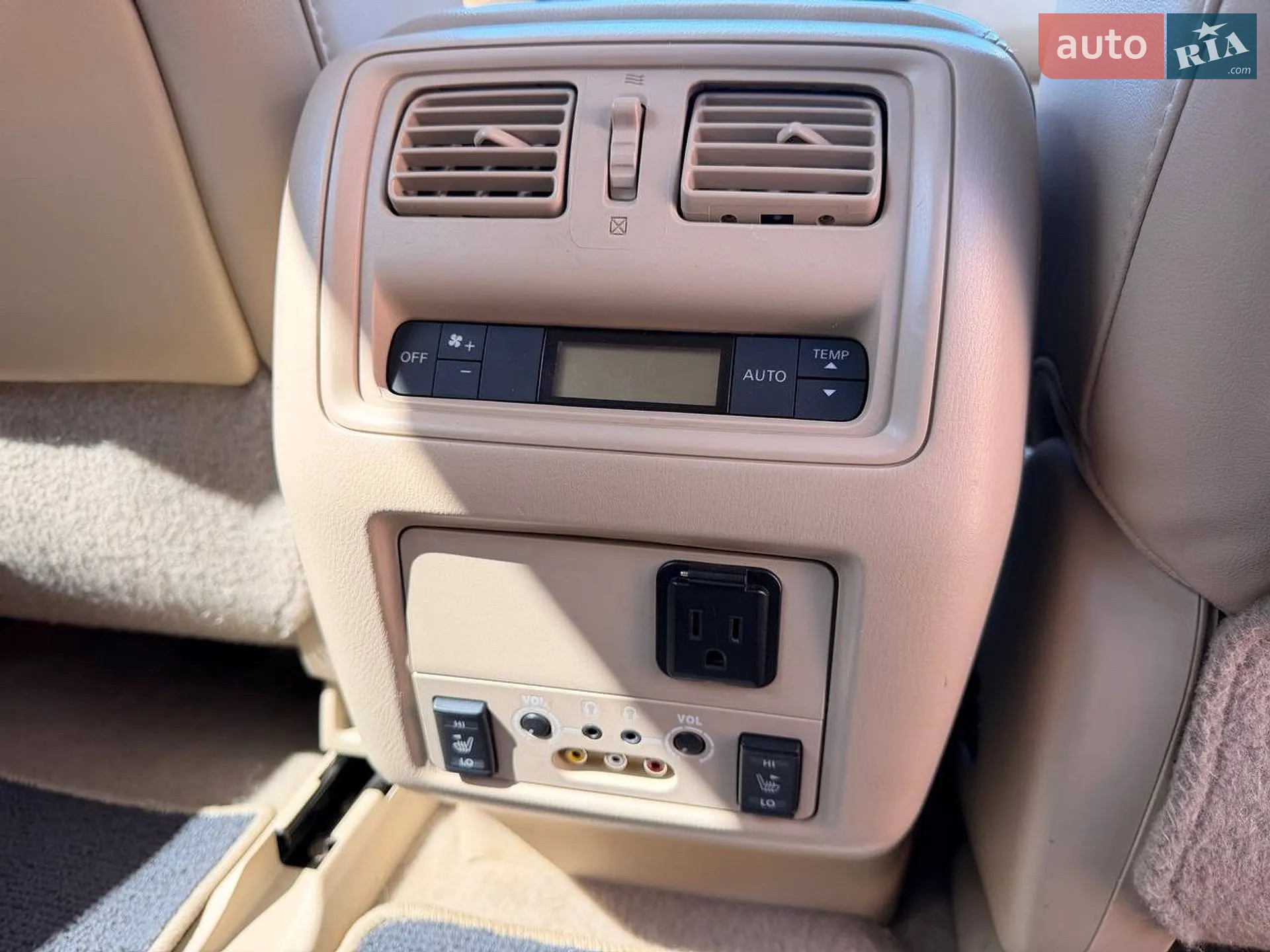 2014 Nissan Pathfinder - мініатюра 28