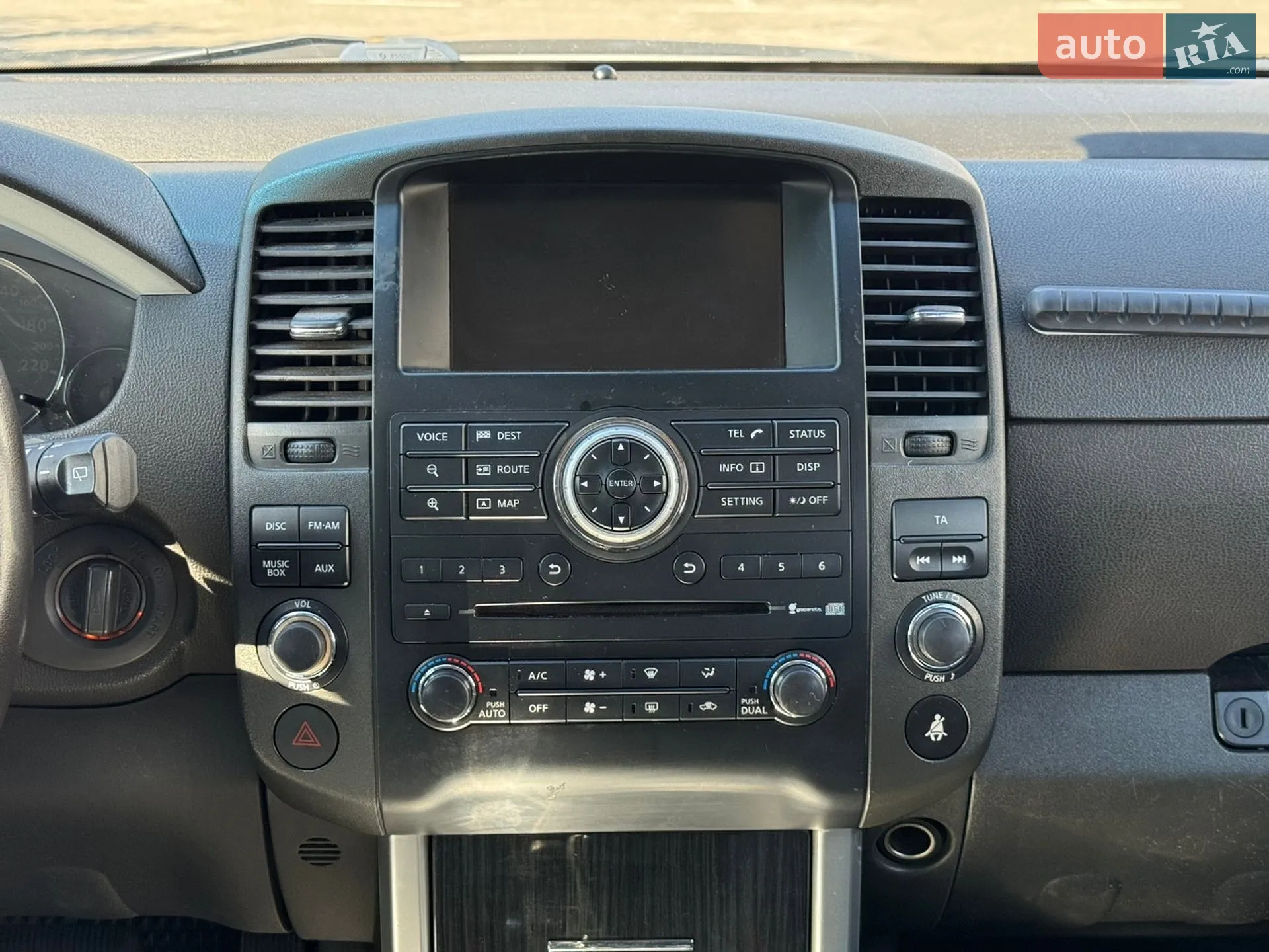2011 Nissan Pathfinder - мініатюра 13
