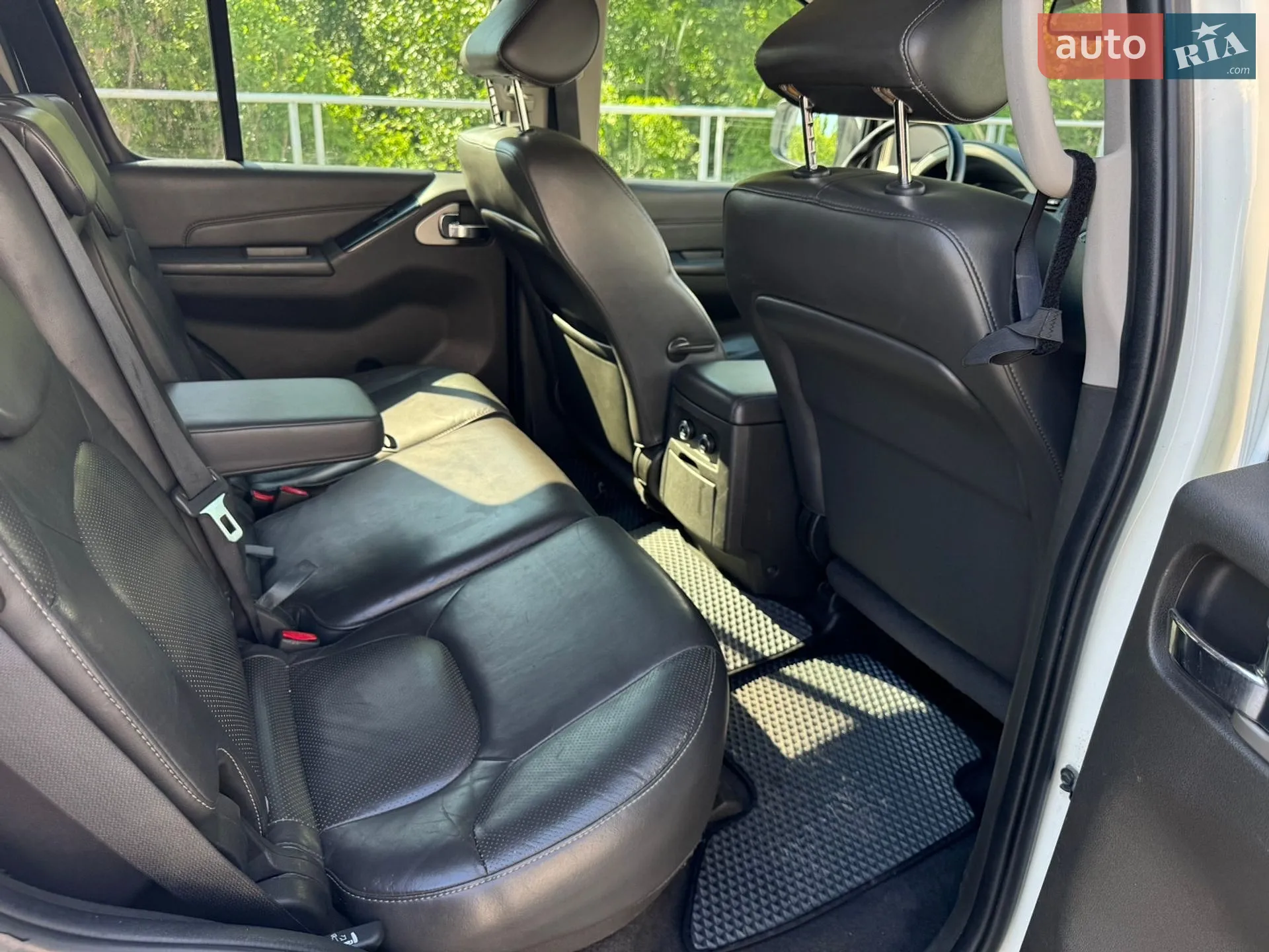 2011 Nissan Pathfinder - мініатюра 31