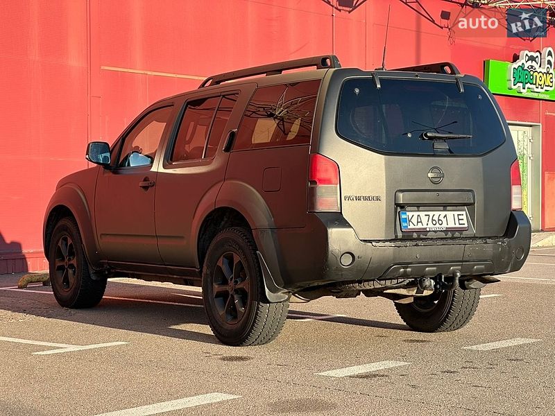 Внедорожник / Кроссовер Nissan Pathfinder 2011 в Киеве